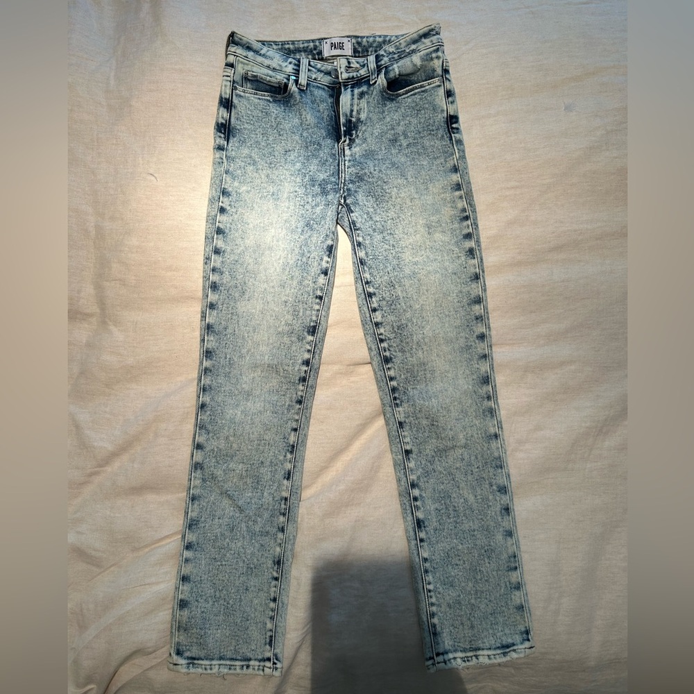 High waisted, slim, straight leg jeans.